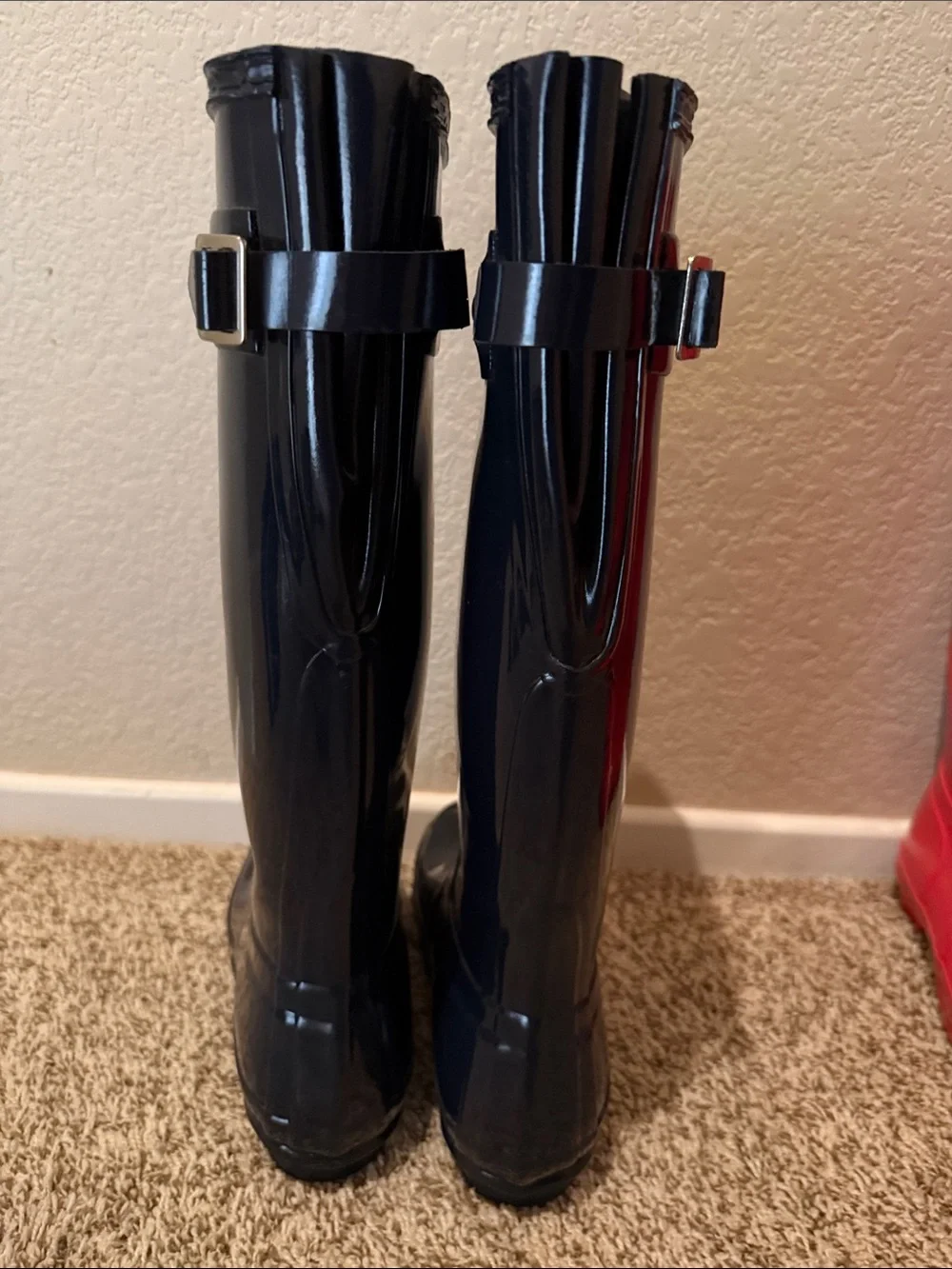 Hunter Tall Gloss Rain Boots in Black